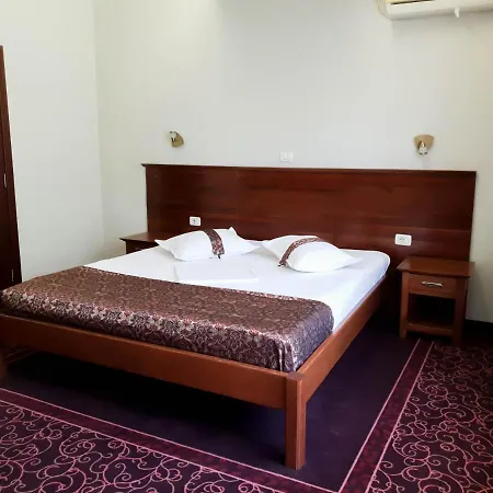 Hotel Ami 3*
