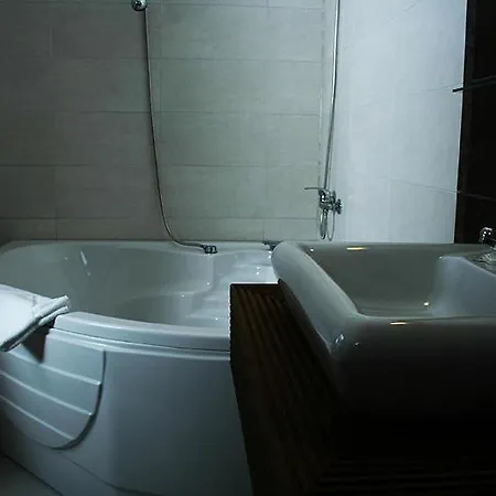 Ami Hotel 3*