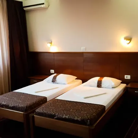 Hotel Ami 3*